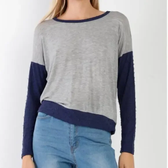 Gray Navy Lightweight Knit Distress Detailing Top - Picture 3 of 12